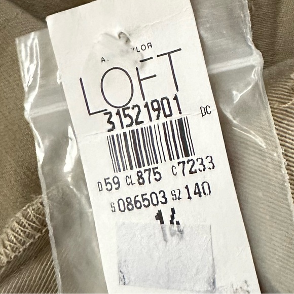 Ann Taylor Loft Khaki Front-Pocket Shorts | Size 14 - Picture 6 of 6